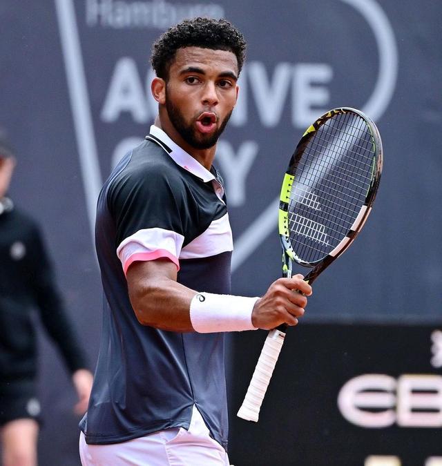 美国网球队爆冷欧洲网球队，西西帕斯送出助攻